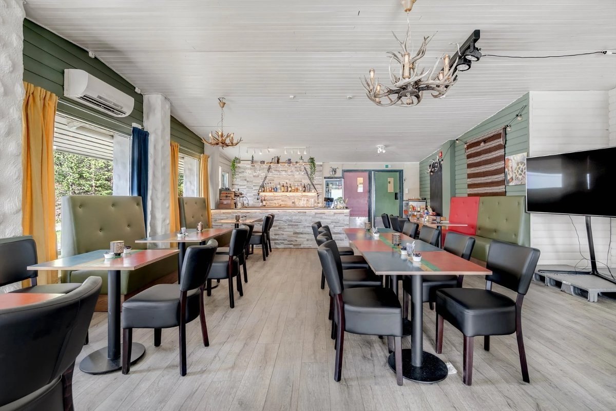Spisesalen i Sarvvis Restaurant på Lyngenfjord Hotel